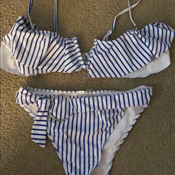 Bikini - Picture 2 of 2